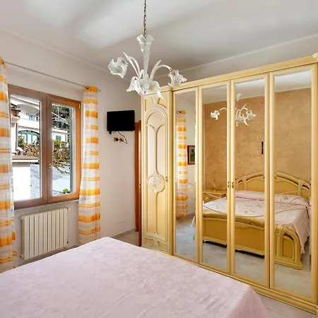 Ce Tour - Nonni's Lemon House