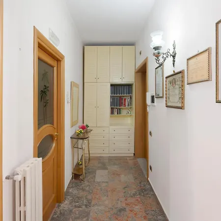 Ce Tour - Nonni's Lemon House *